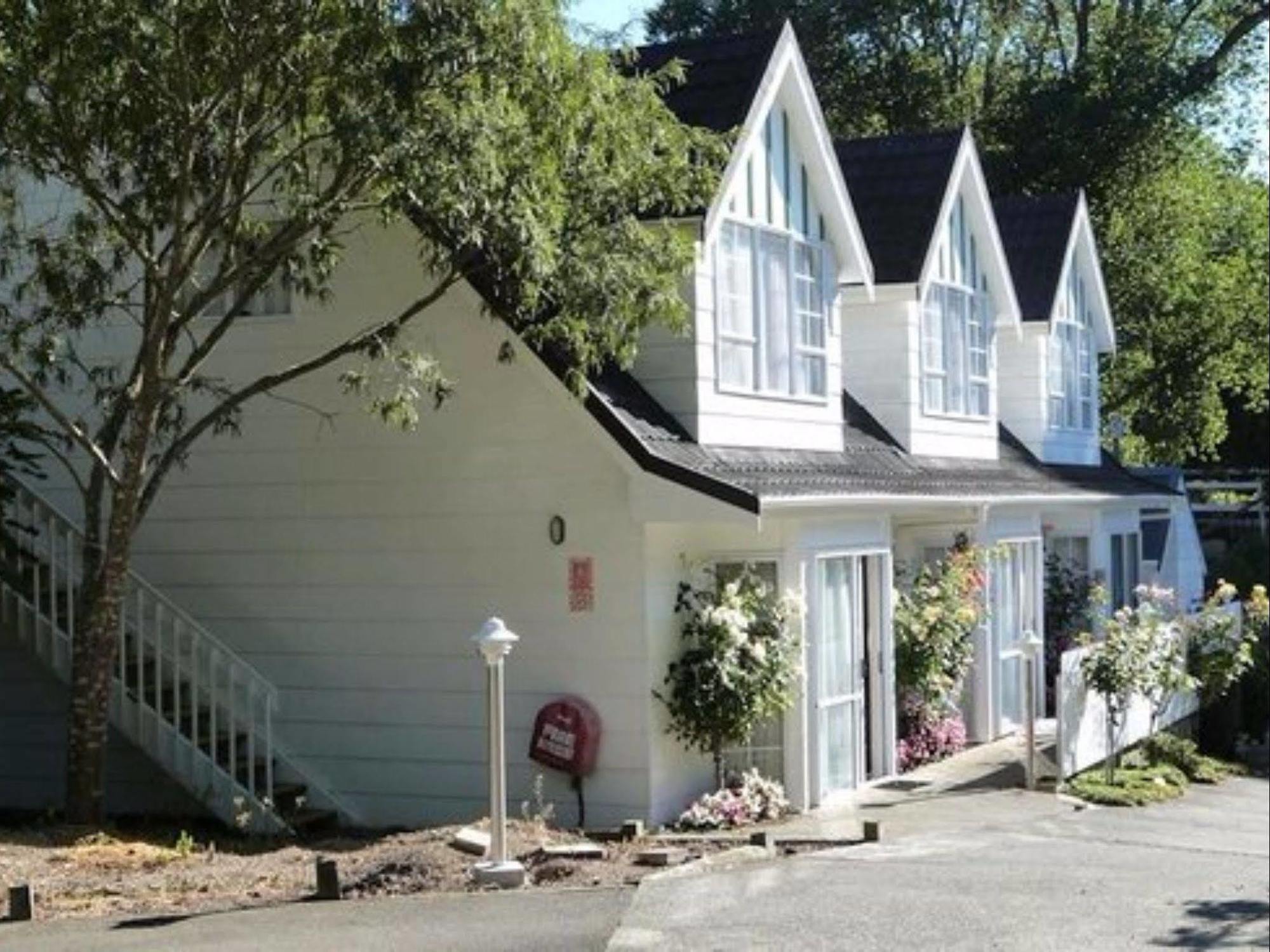 Bucket Tree Lodge Tawa 외부 사진